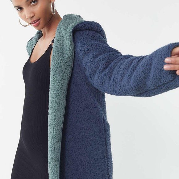 Urban Outfitters Fleece Carmella Cozy 